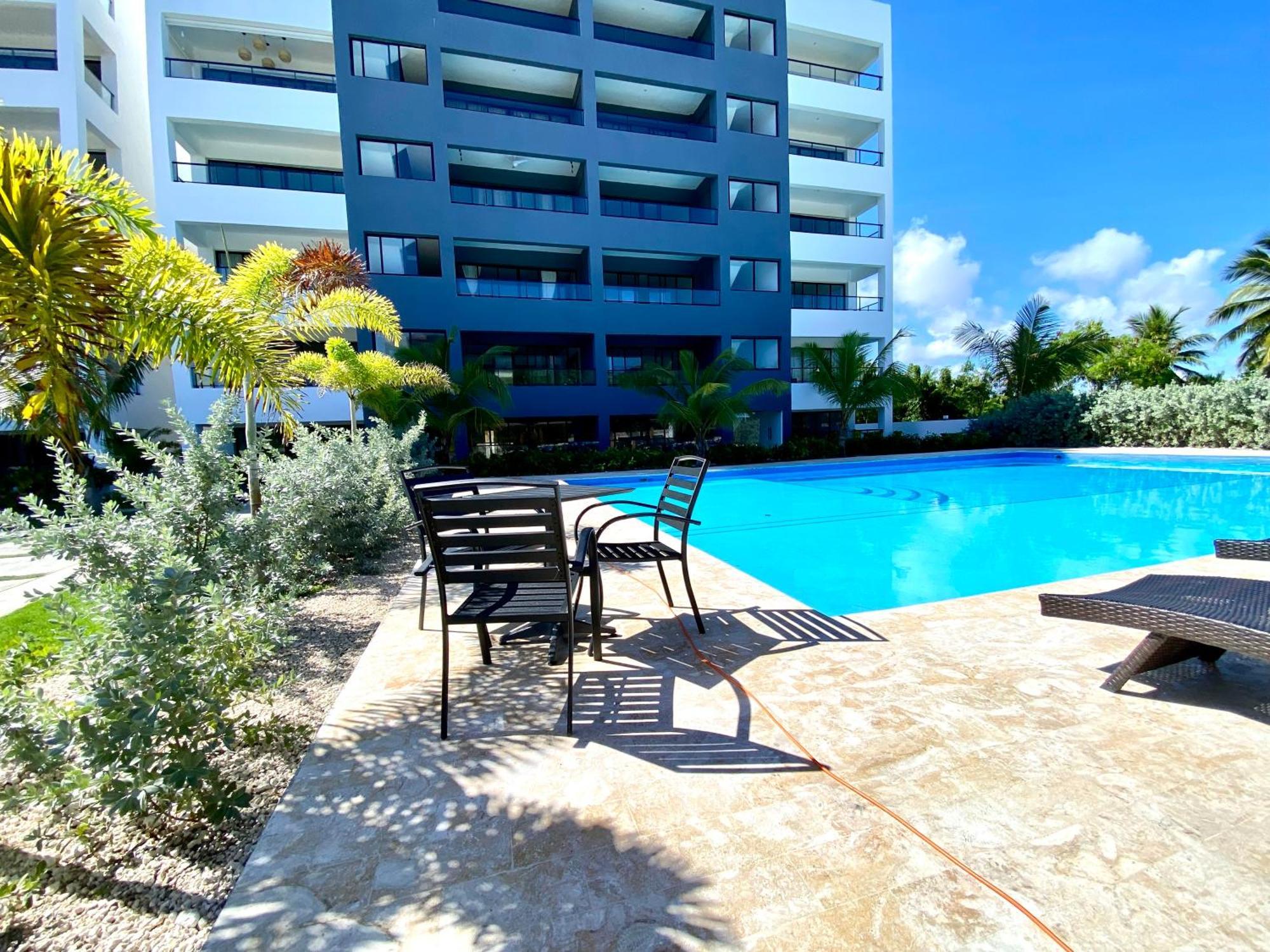 Elegancia Tropical And Pool Bibijagua Rd * Punta Cana