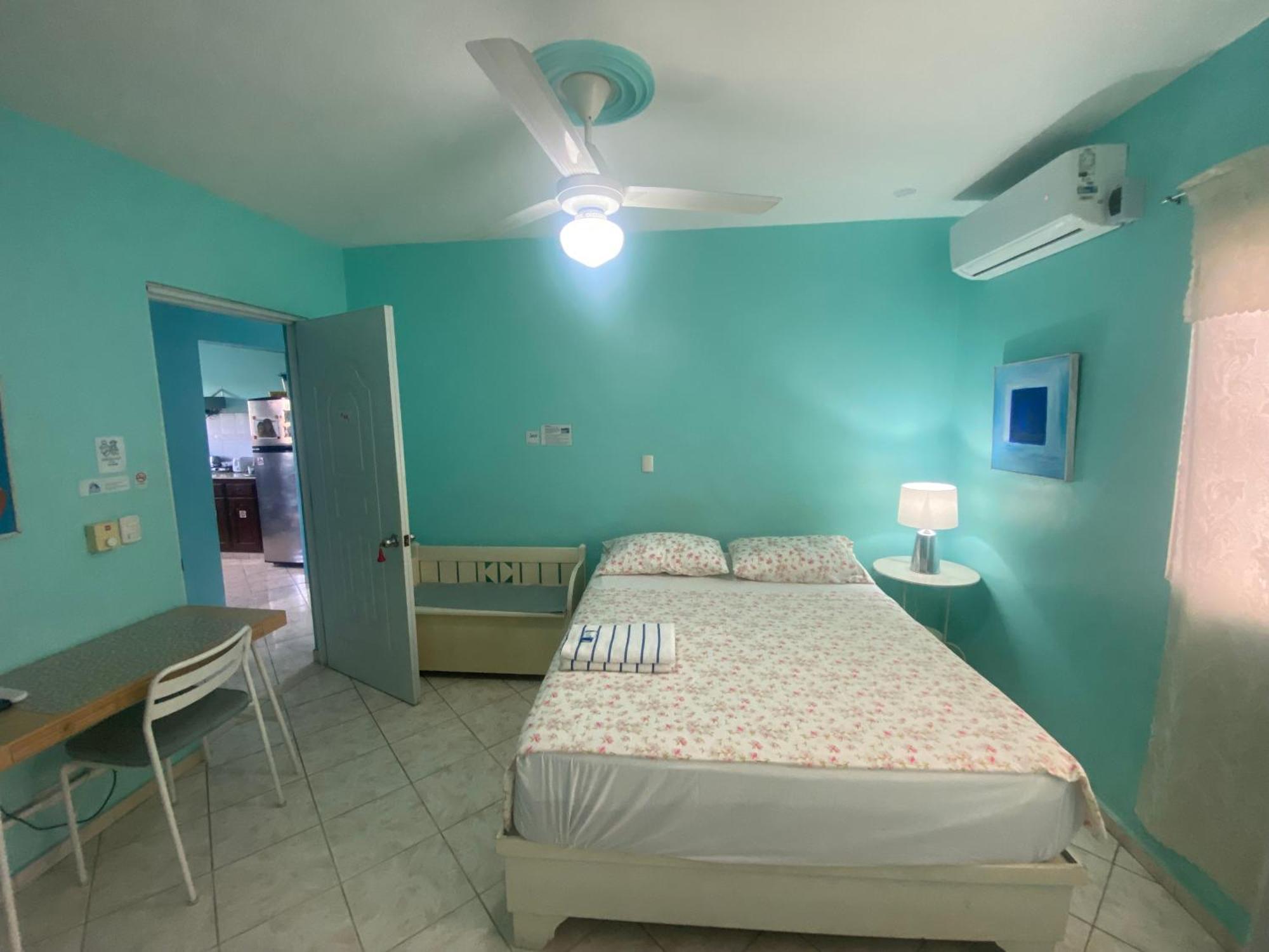 Guest house Casa Azul - 2*