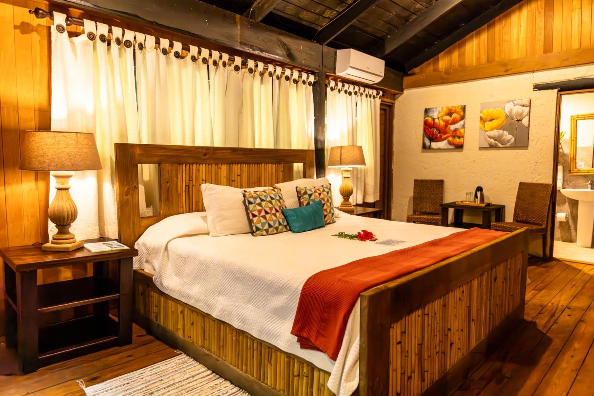Platon Hotel 3*