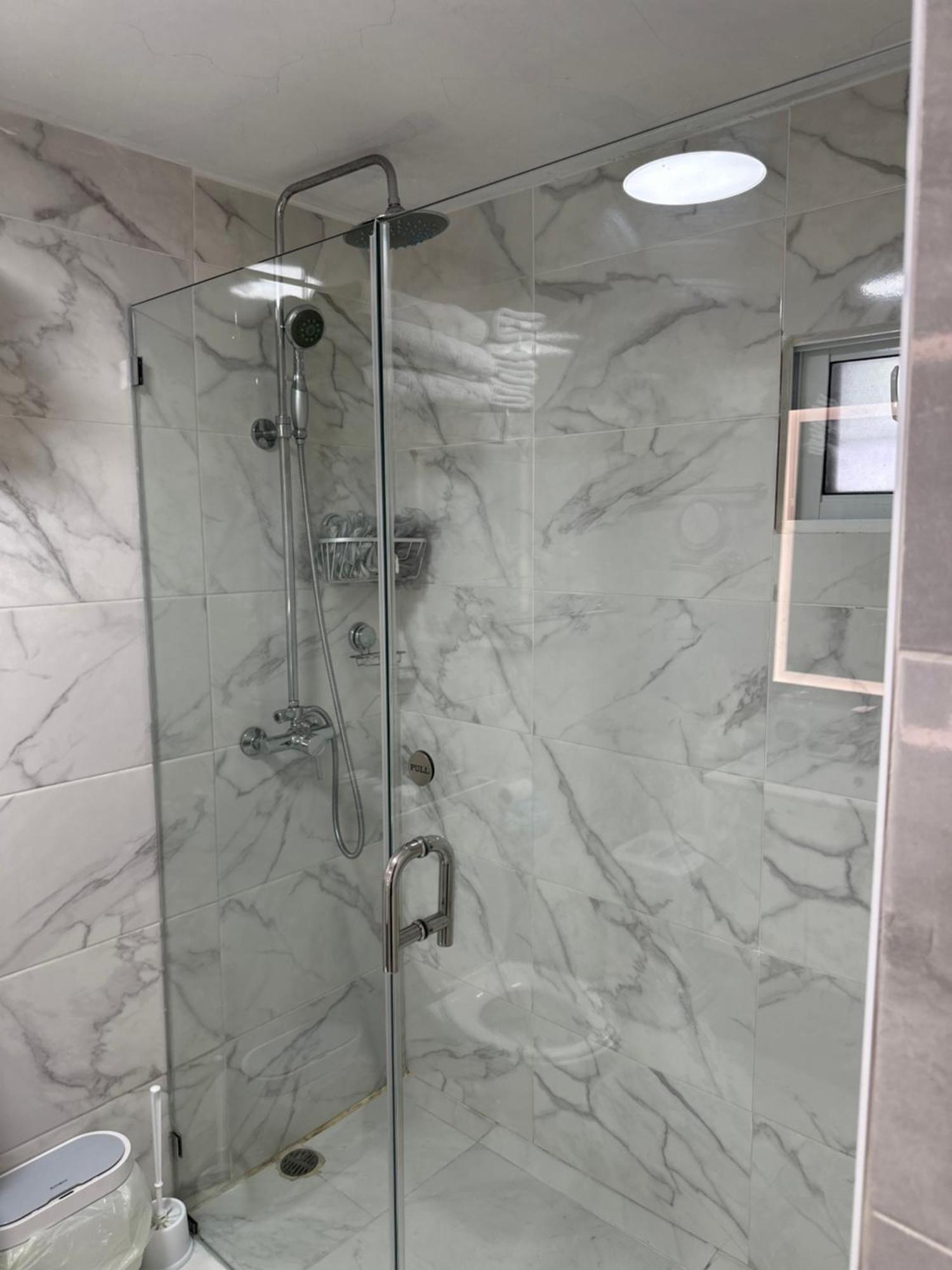 Apartment Luxury Hot Water,ac,wifi,ps3 *