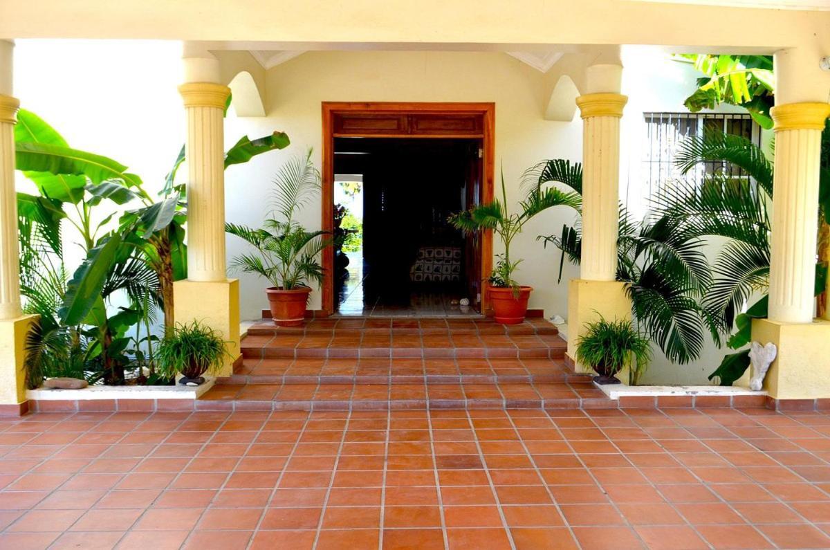 La Saladilla Bleach Club Hotel 4*