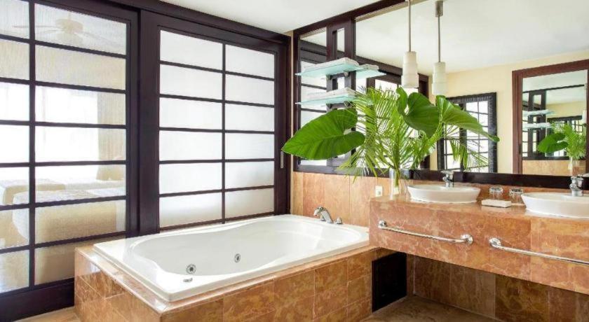 The Reserve At Paradisus