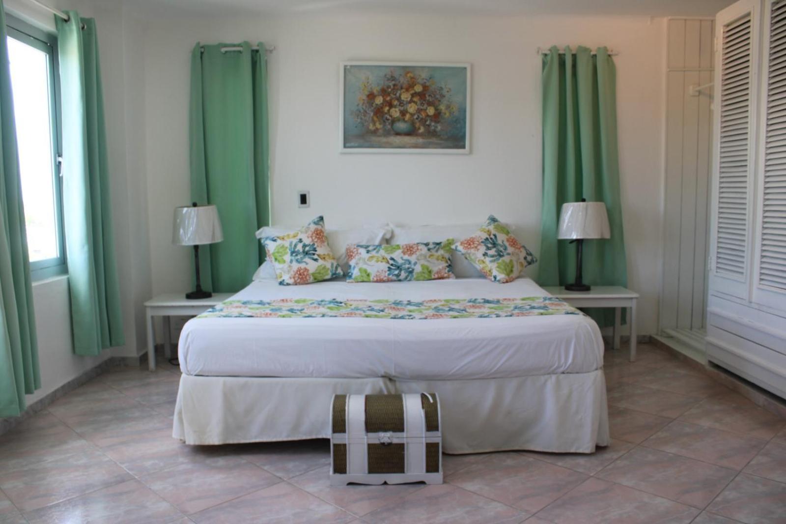Neptuno Refugio Hotel 3*