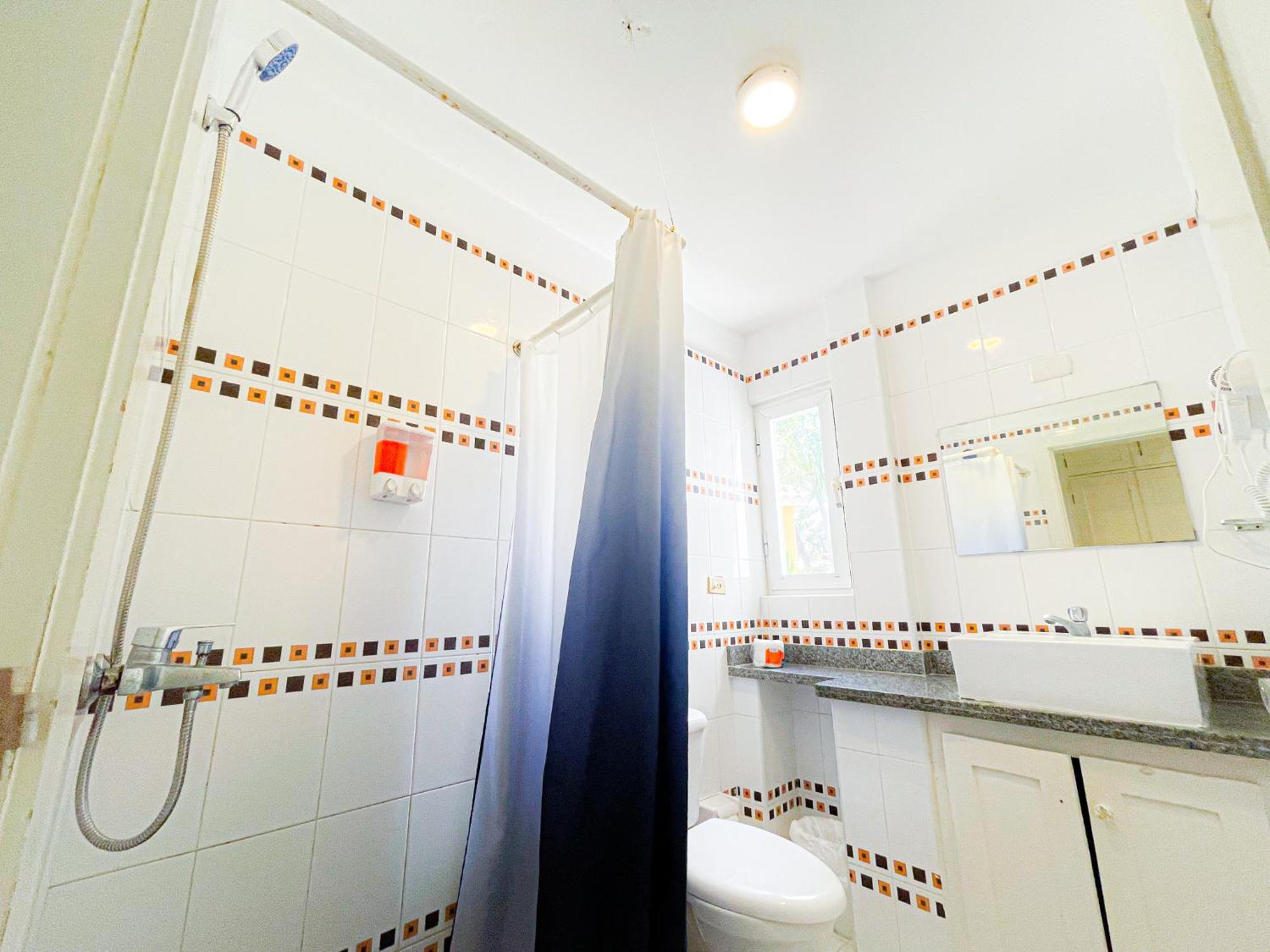 Resort Condo-hotel With & Private Wifi Bbq Club &