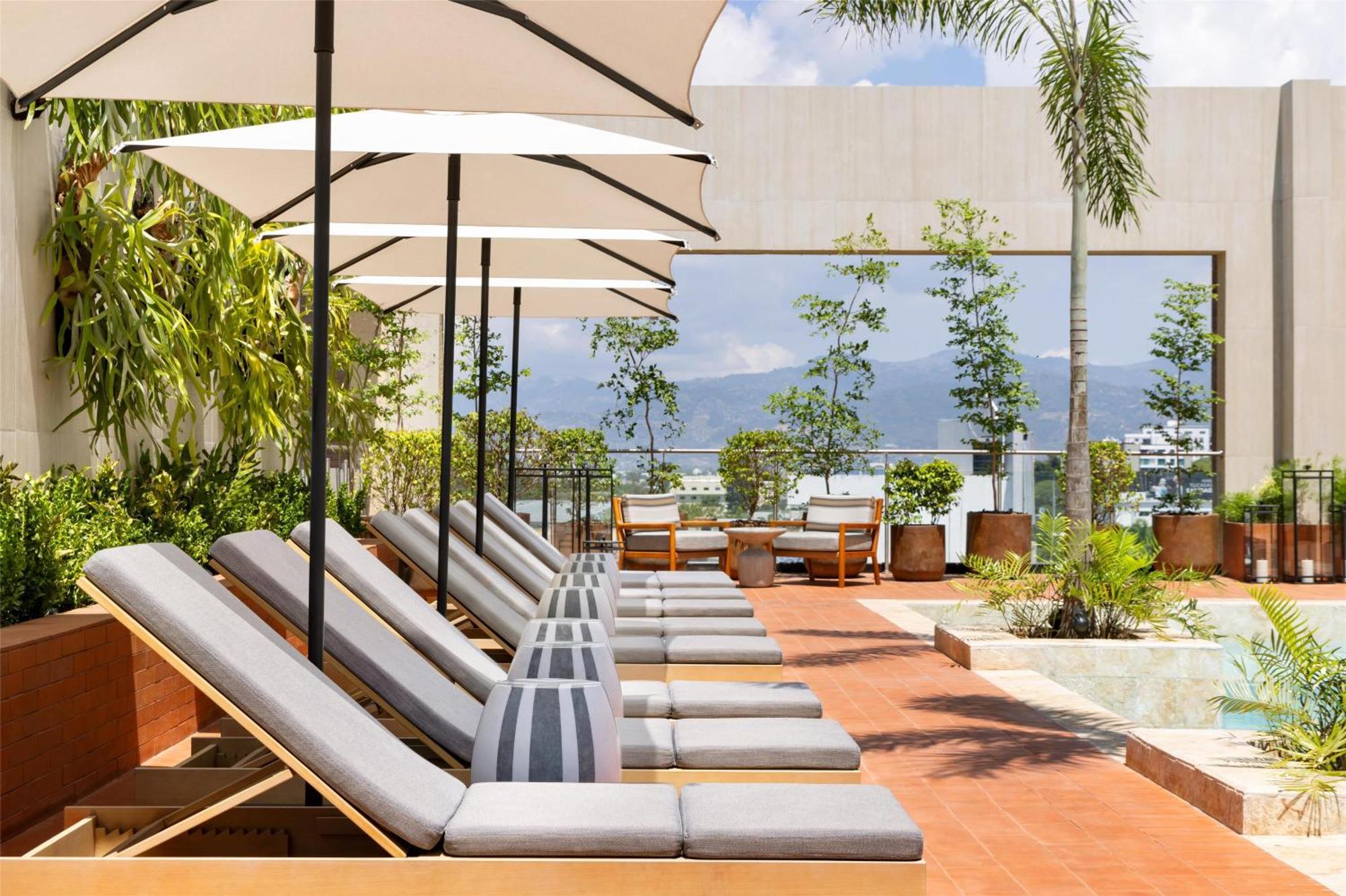 Hotel Santiago, Curio Collection By Hilton 4*
