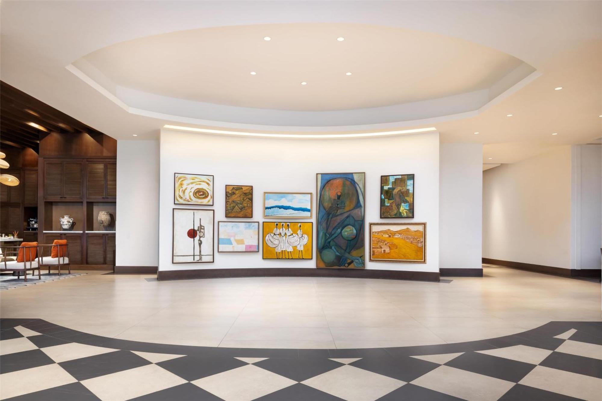Santiago, Curio Collection By Hilton