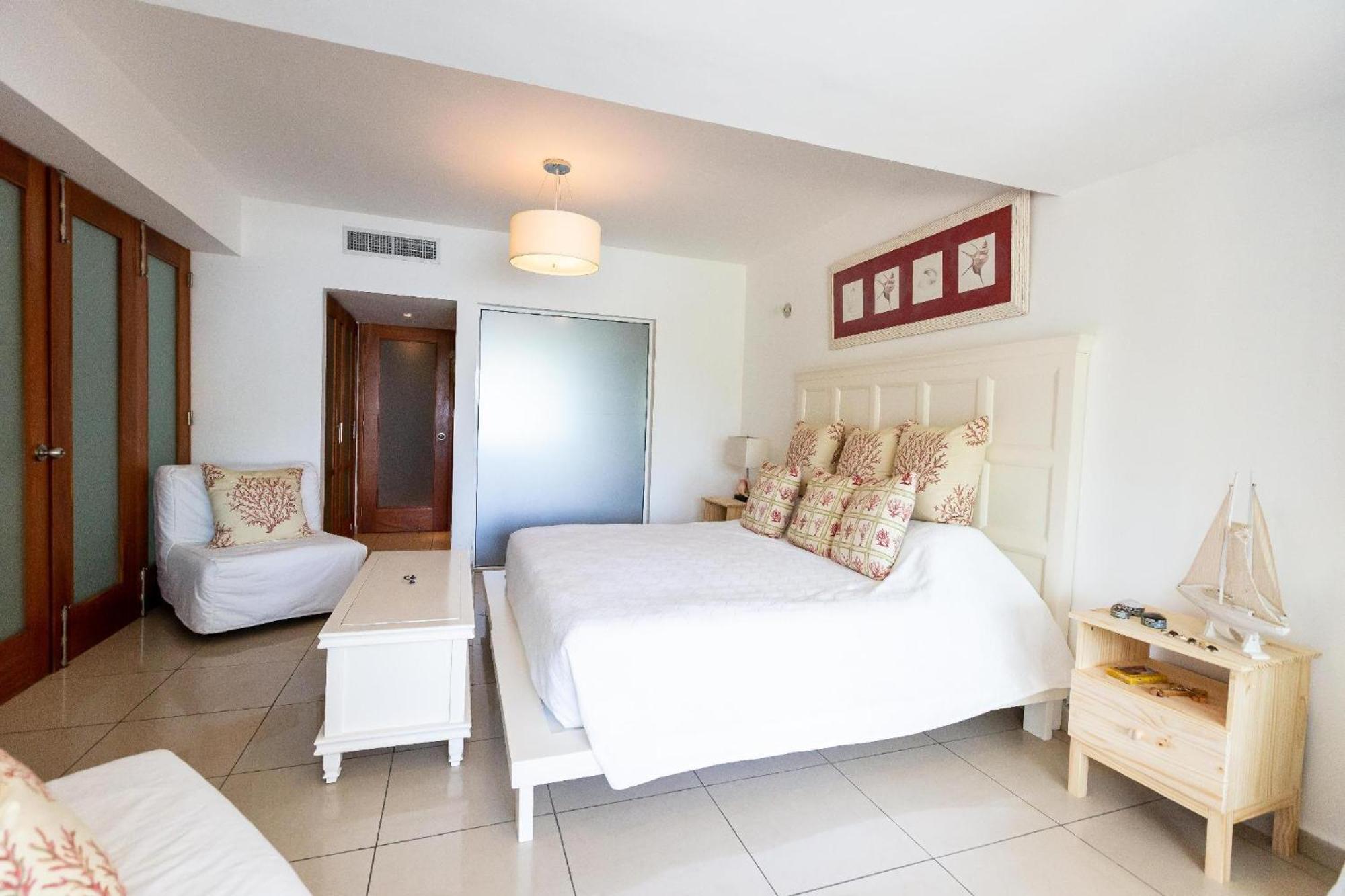 Beachfront King Bed Privacyjacuzzifullkitchen * Juan Dolio