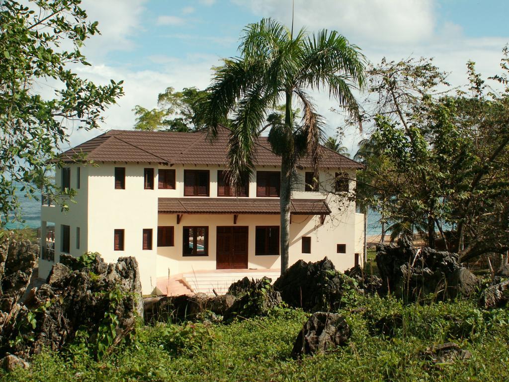 Beachfront Bahia Rincon *
