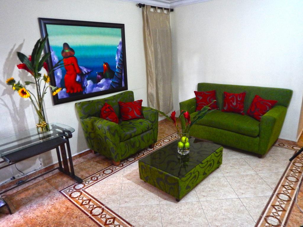 Colonial Hotel 3*