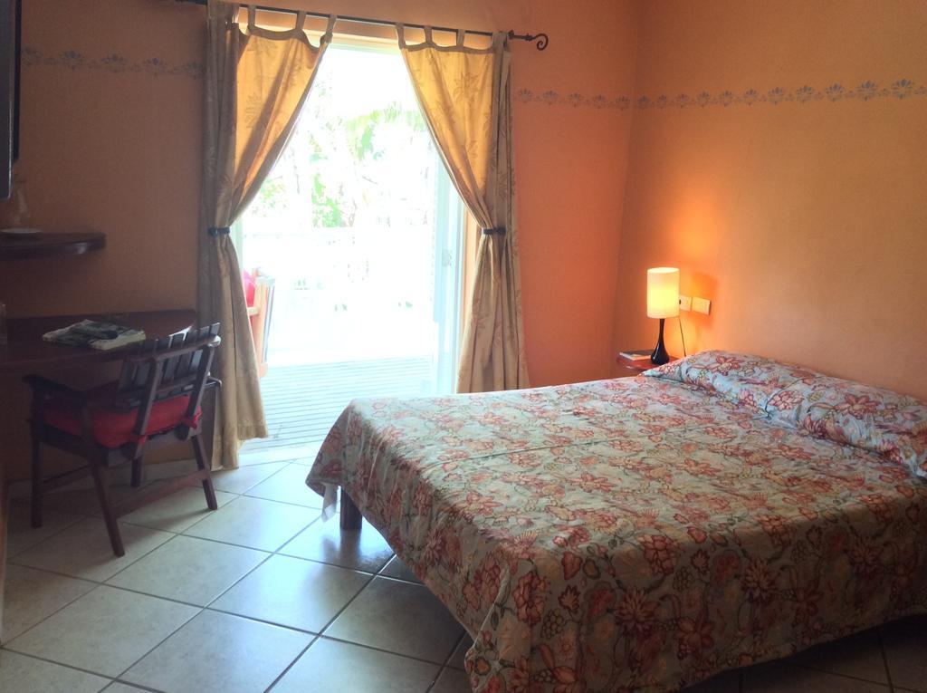 Las Cayenas Beach Hotel 3*