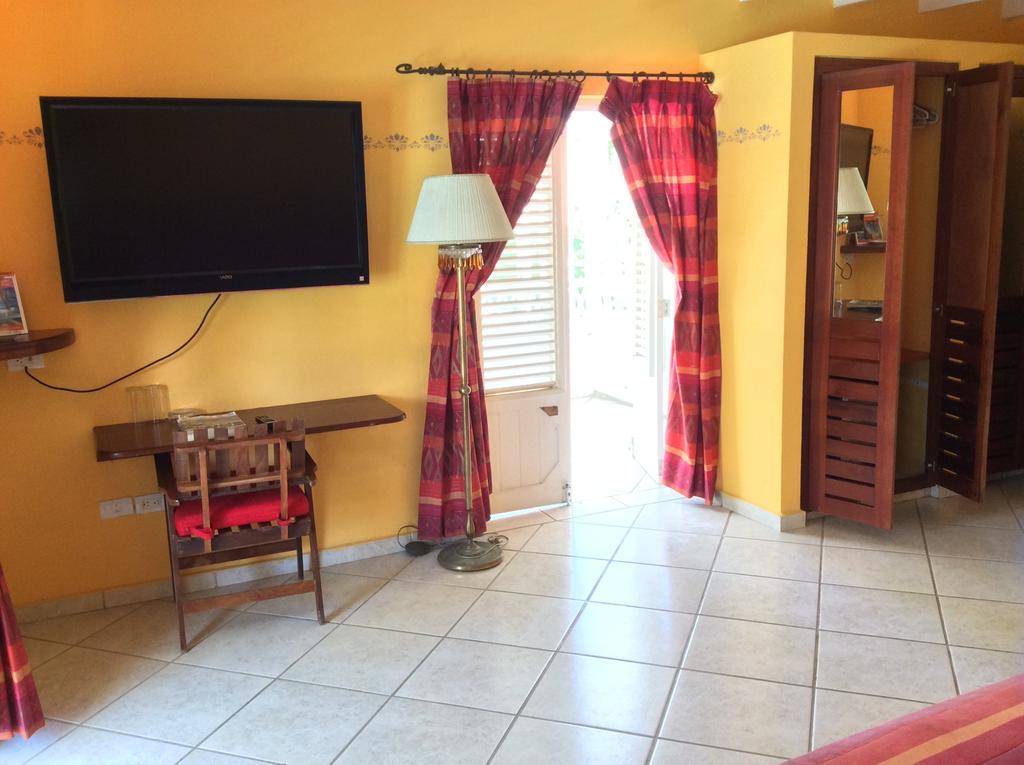 Las Cayenas Beach Hotel