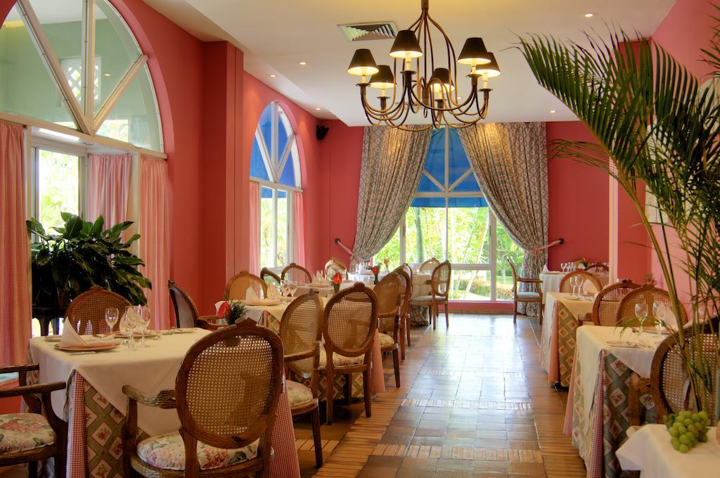 Hotel Barcelo Capella Beach 4*