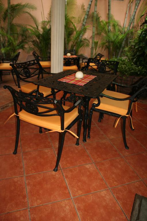 Hotel Colonial