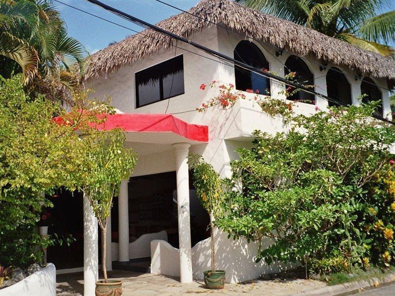 Isla Ai Hotel