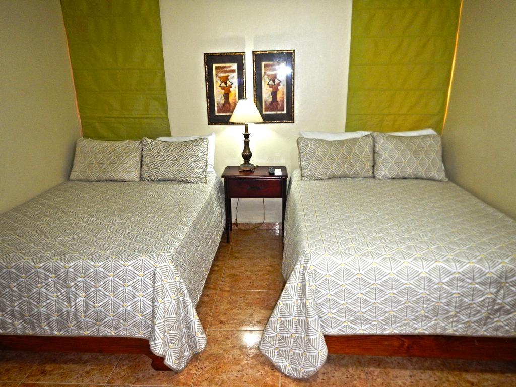 Colonial 3*