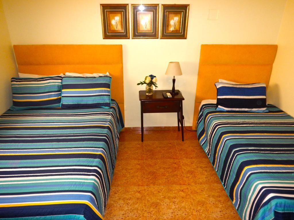 Colonial 3*