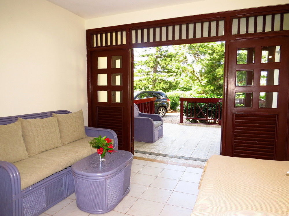 El Pelicano Aparthotel