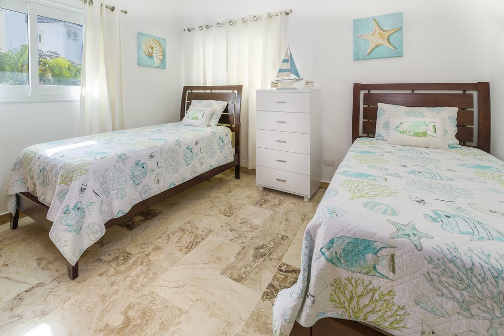 Apartment At Bayrock 2 *