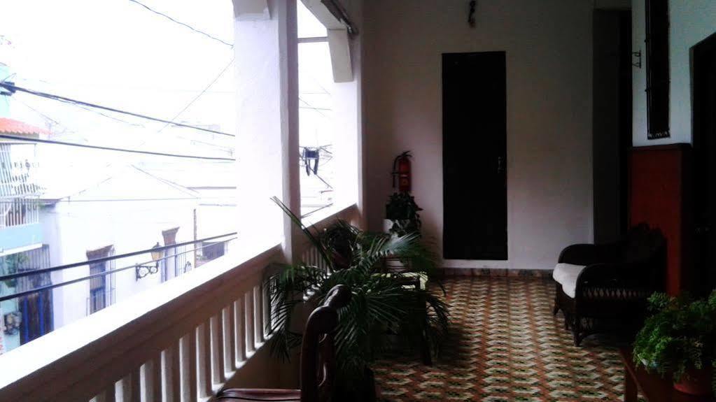 Paseo Colonial *