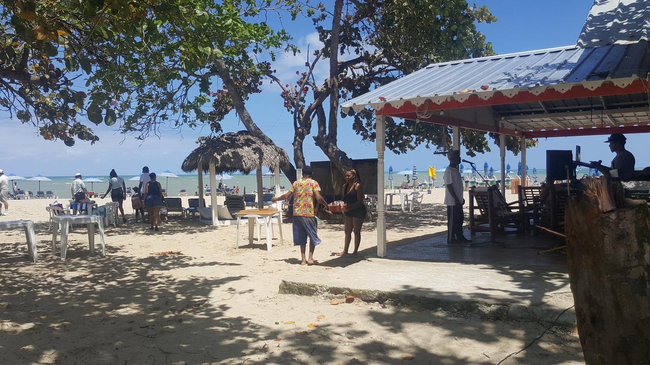 Costa Azul En El Pueblito Puerto Plata