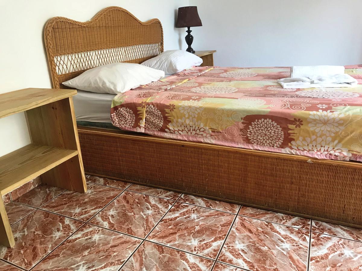 Plaza Real Hotel 3*