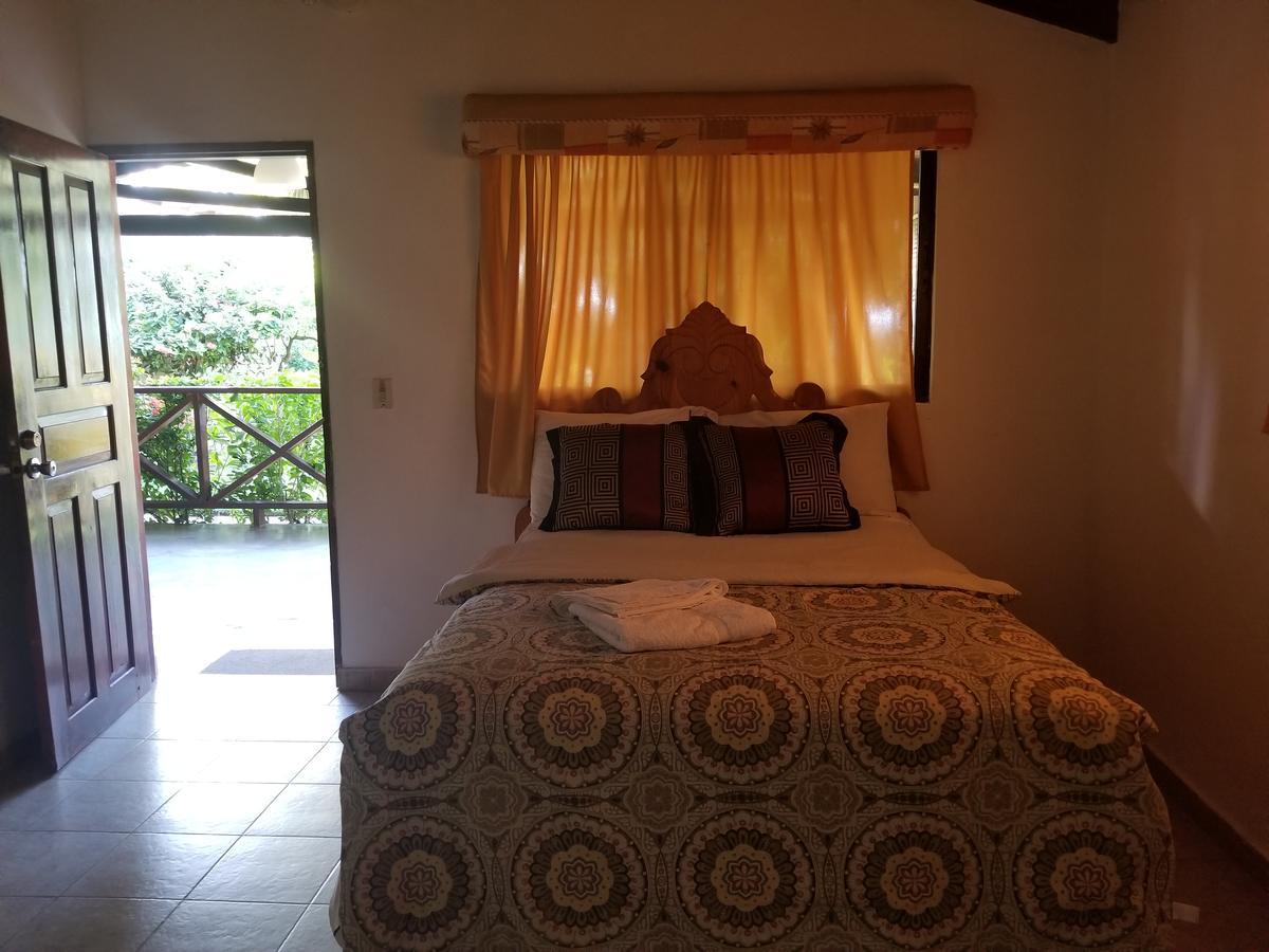 Hotel Los Jardines San Fernando de Monte Cristi