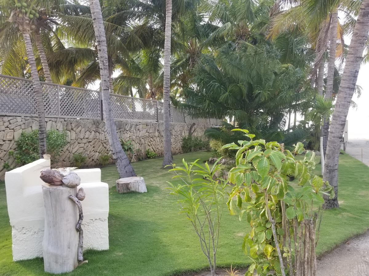 Los Jardines * San Fernando de Monte Cristi