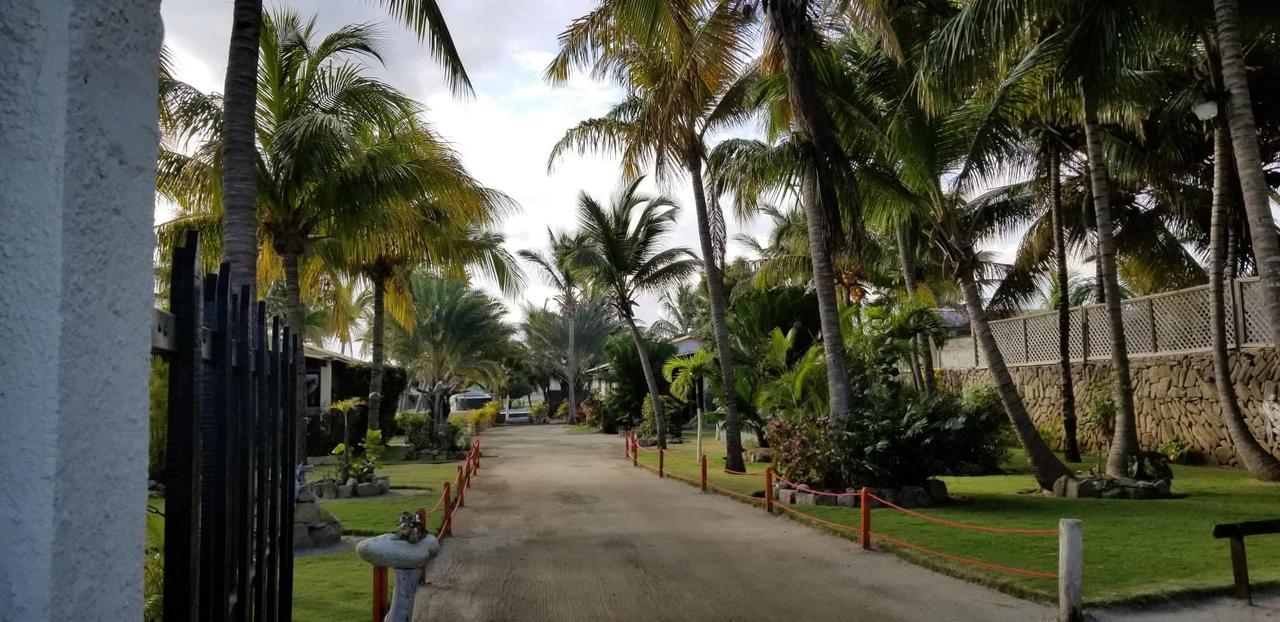 Los Jardines * San Fernando de Monte Cristi
