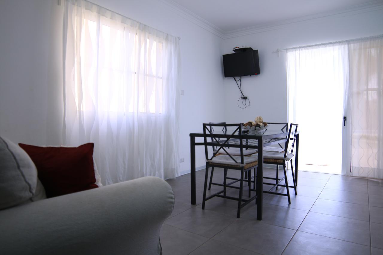 Resort Residencial Las Palmeras De Willy Boca Chica