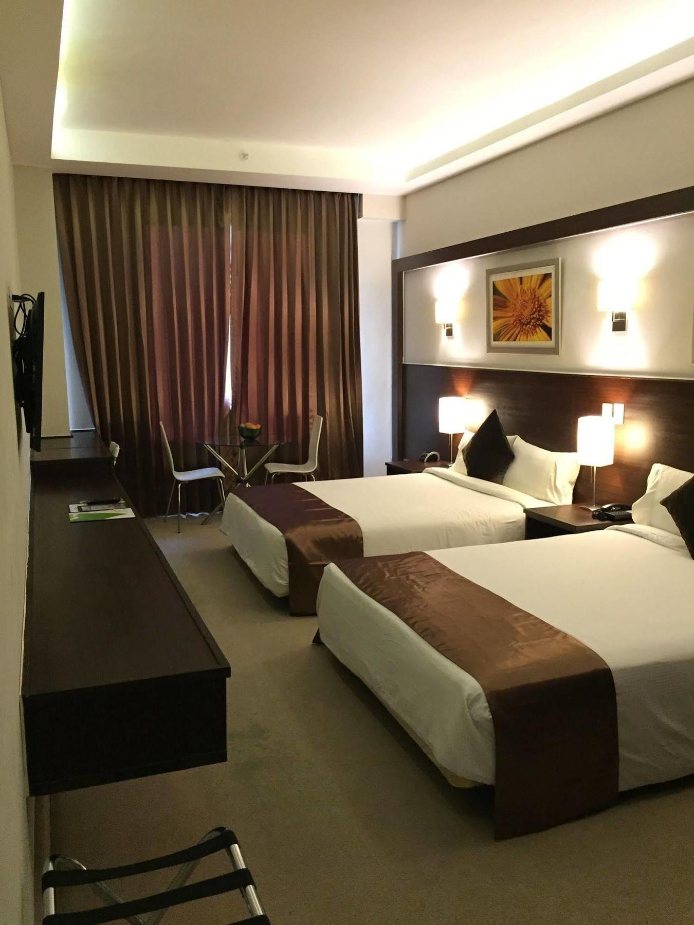 Weston Hotel 4*