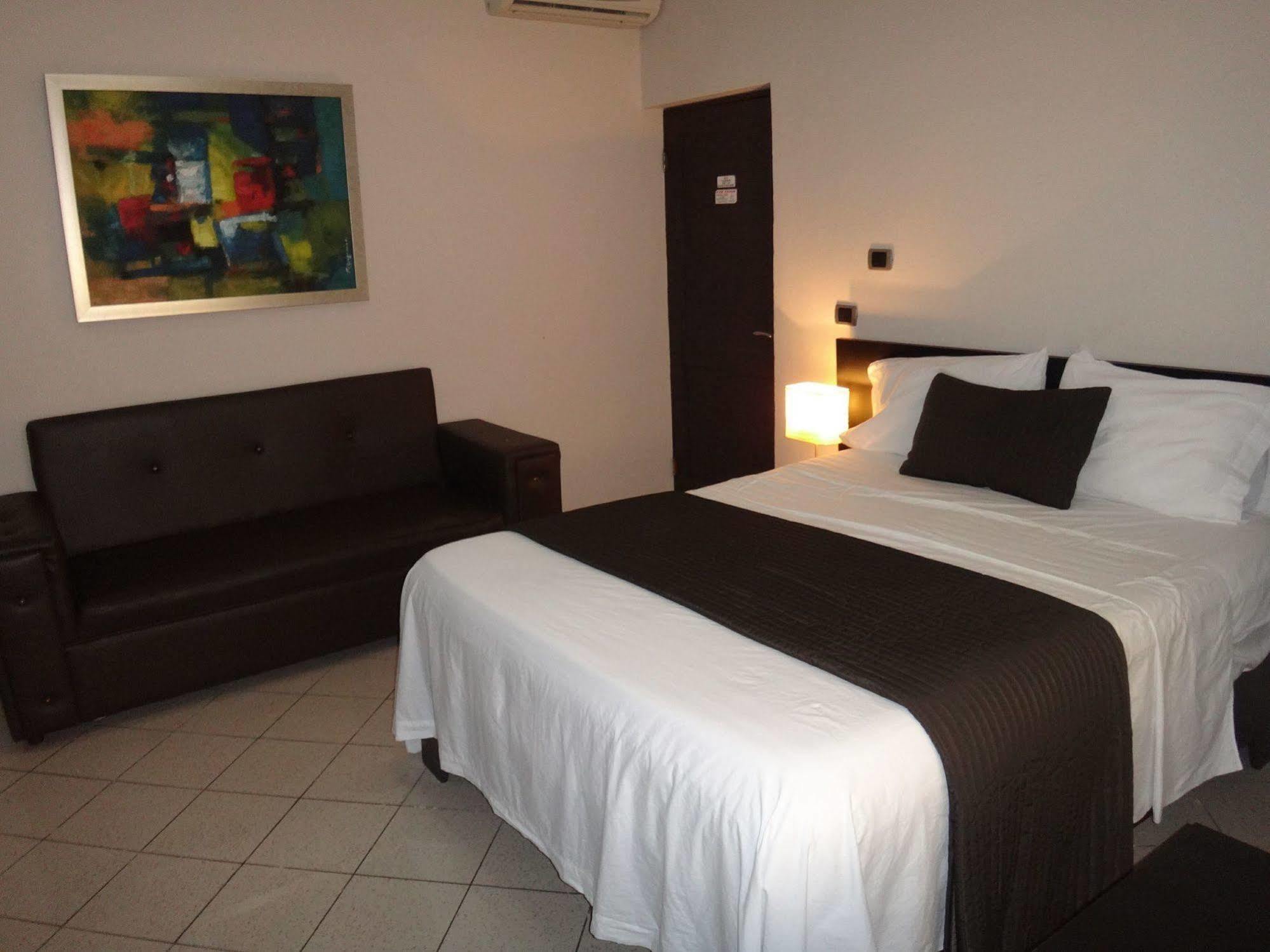 Ob Studios Aparthotel 2*