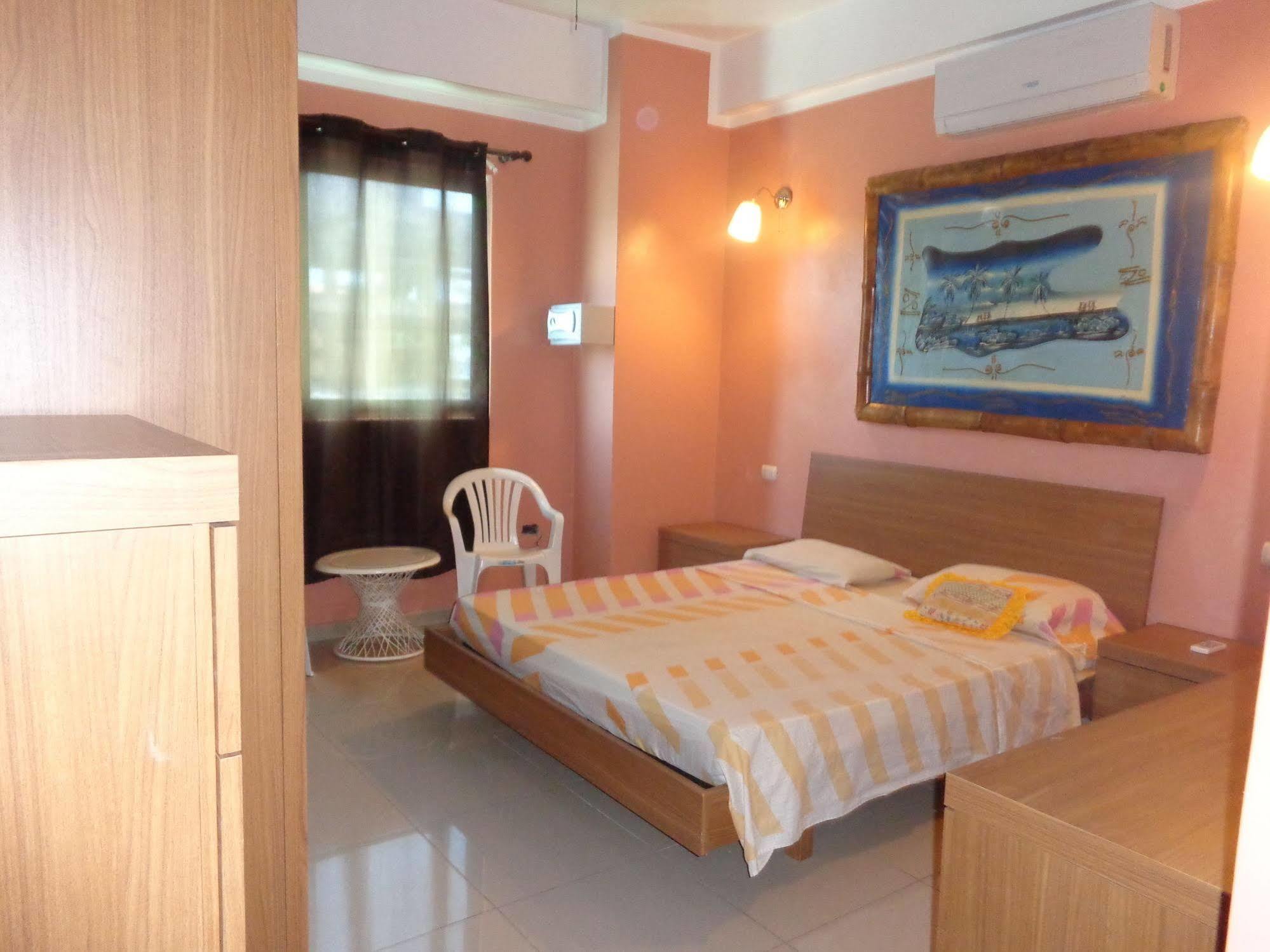 Rig Plaza Venecia Guest house 3*