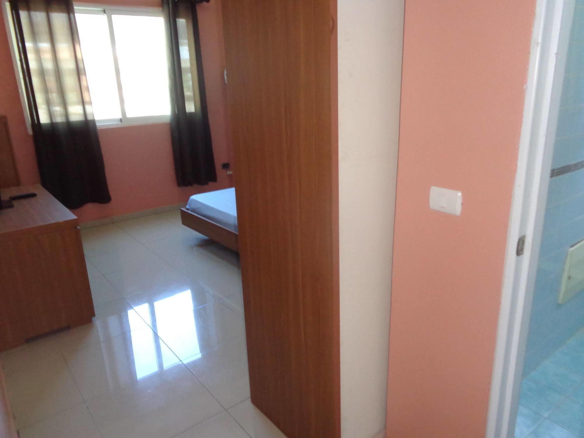 Rig Plaza Venecia Guest house