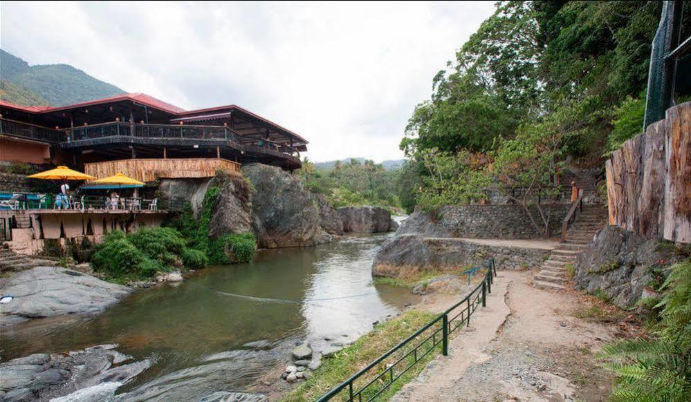 River Club & Hotel 3*