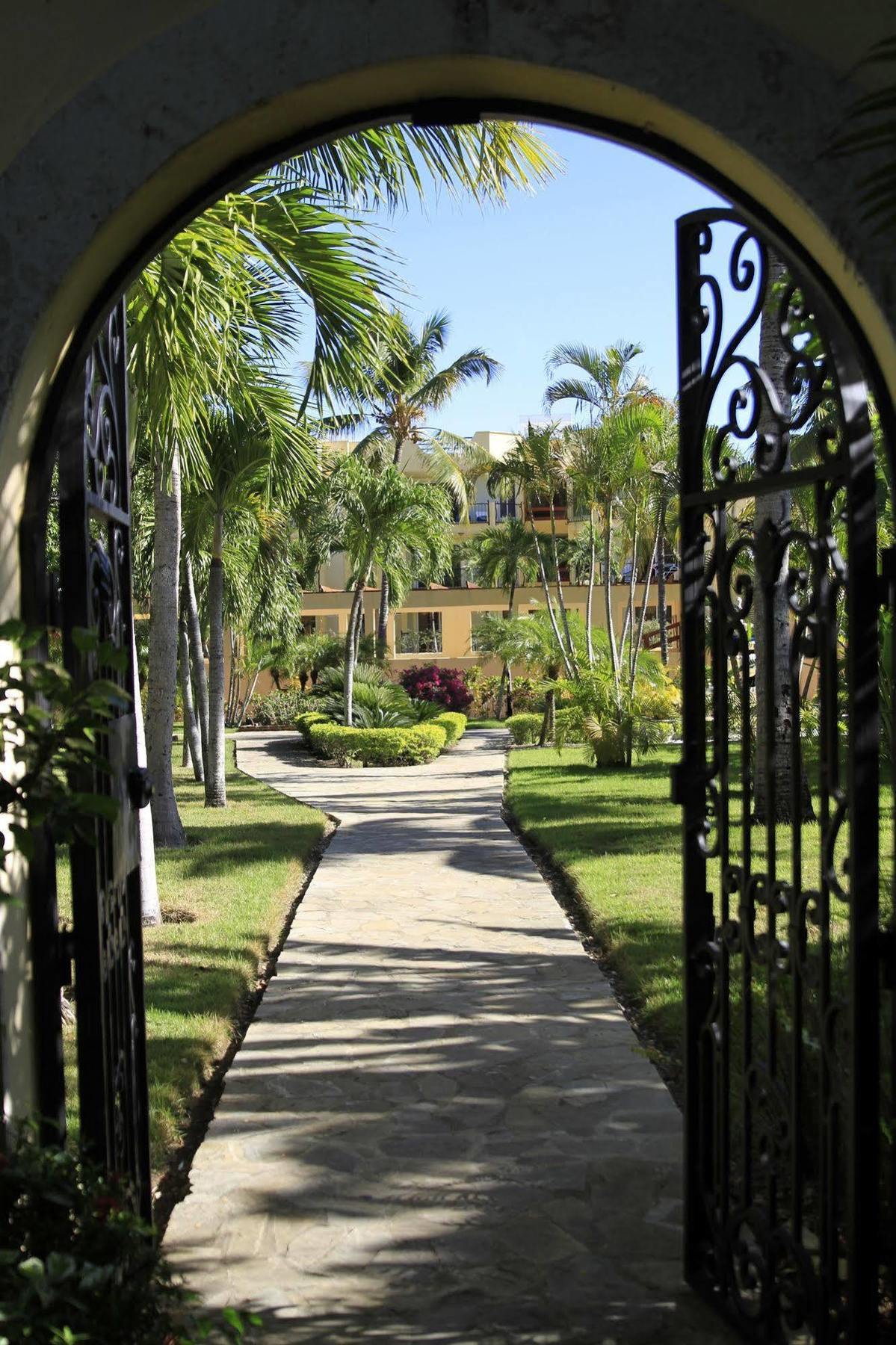 Hotel Garden Condos 3*