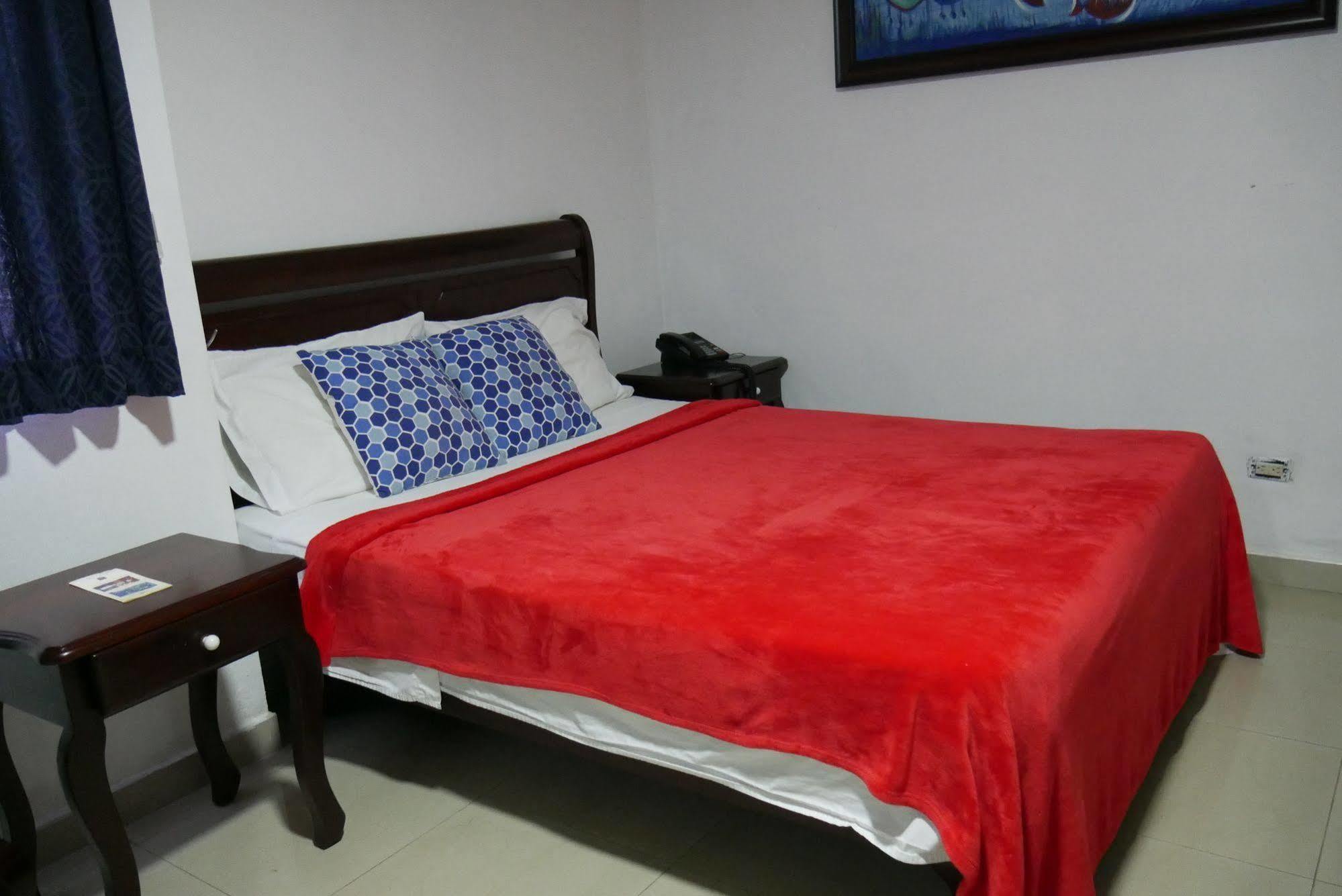 Luis V Hotel 3*