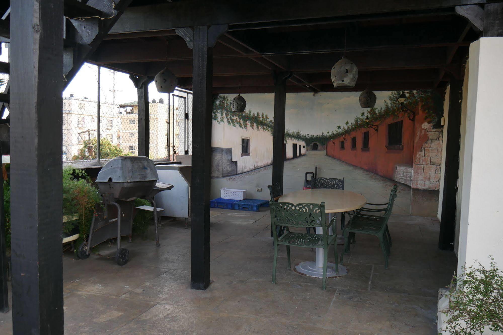 Luis V Santo Domingo