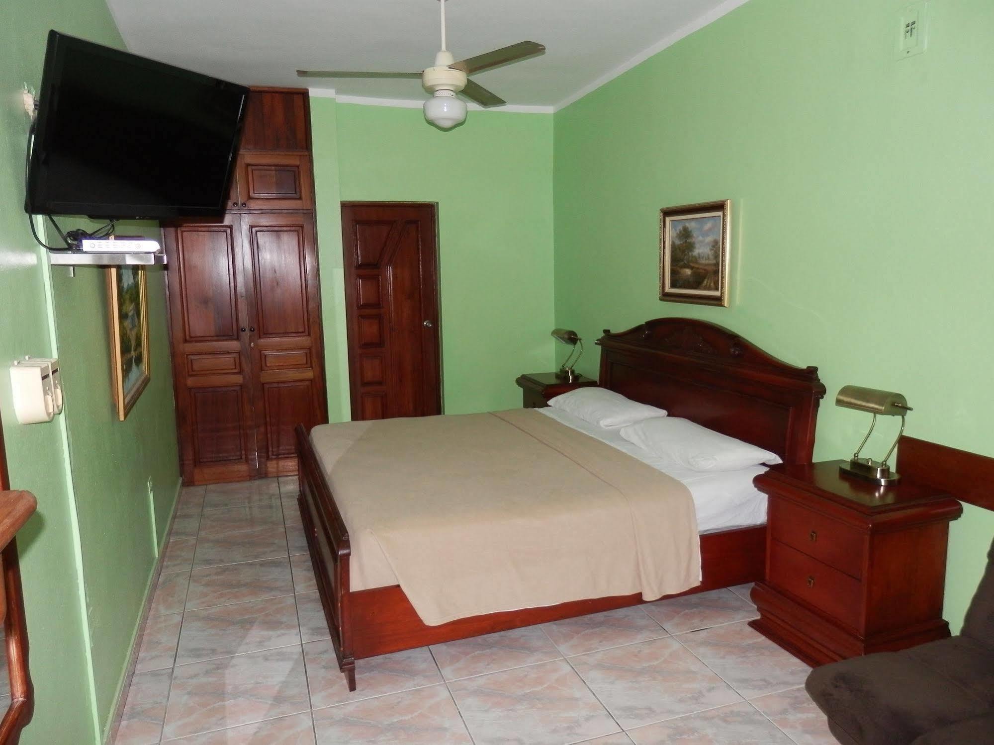 Garant & Boca Chica