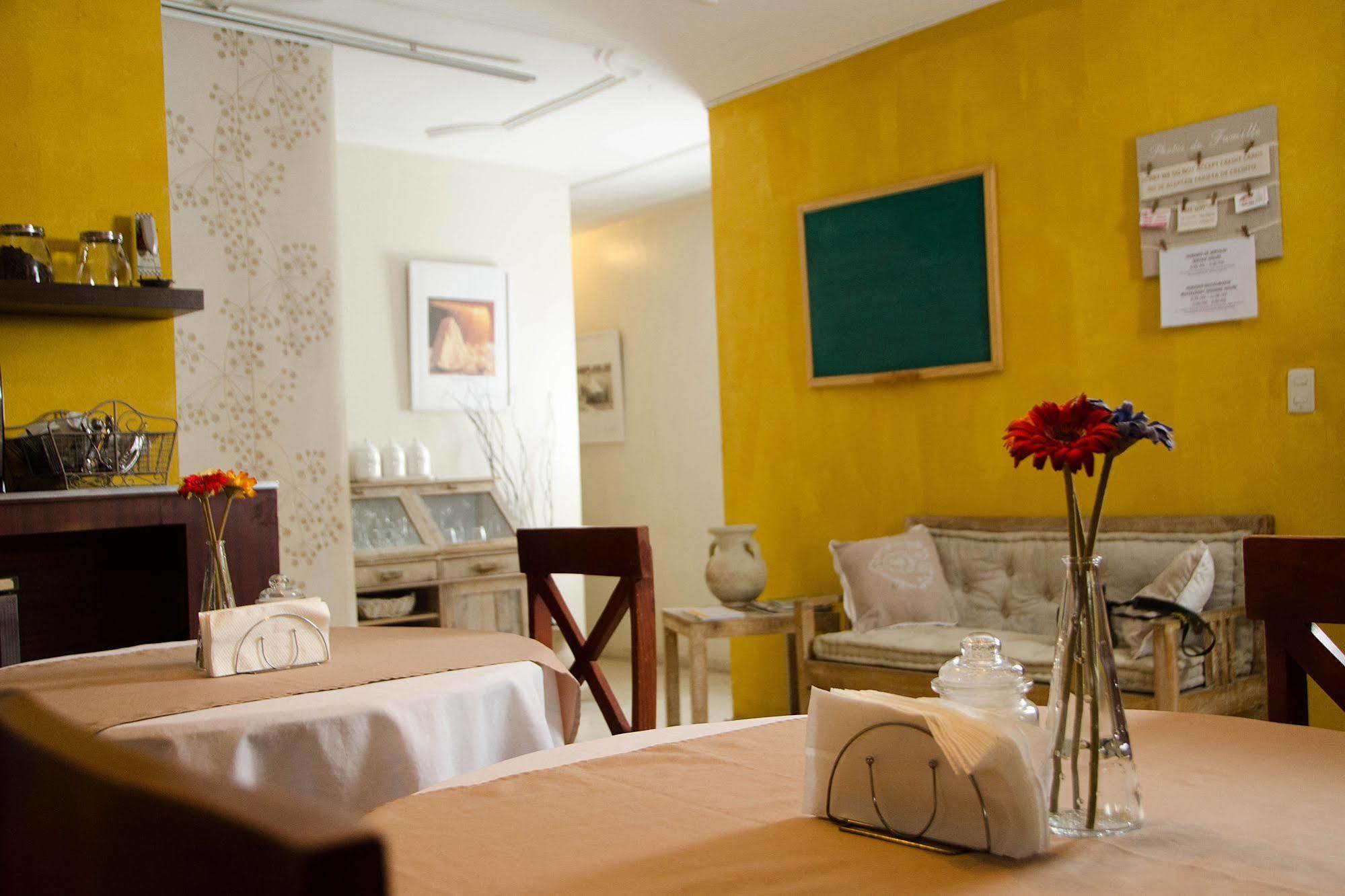 Via Emilia B&B Restaurante Bed & Breakfast