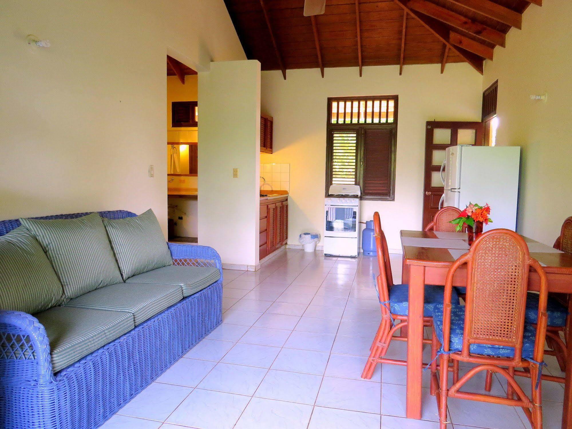 El Pelicano Aparthotel 3*