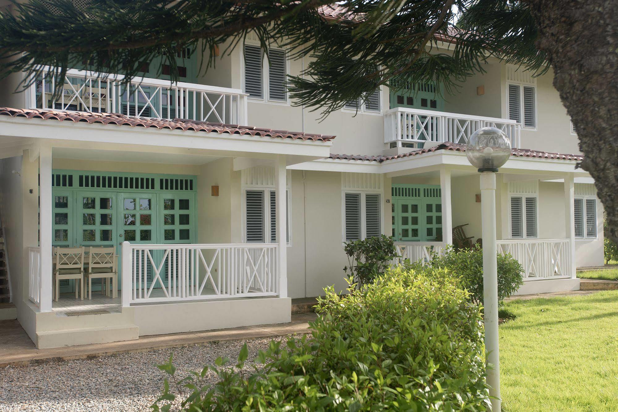 Aparthotel El Pelicano