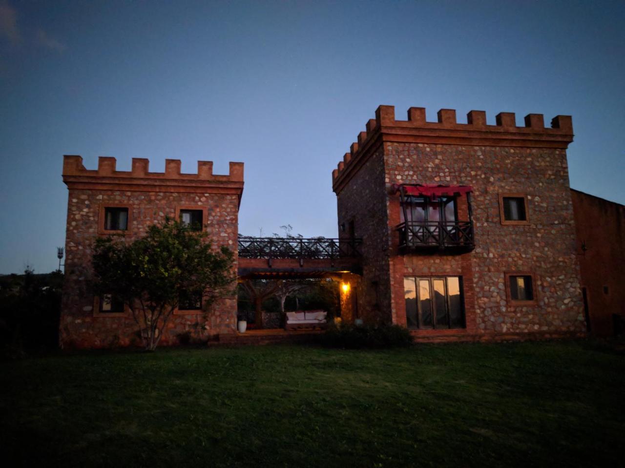 El Castillo Bed & Breakfast
