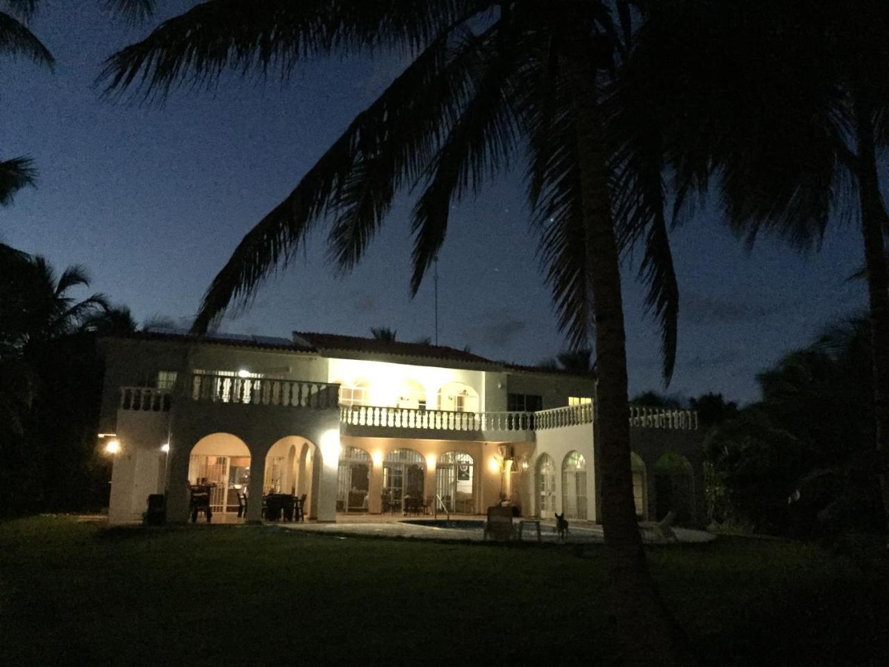 Bed & Breakfast Baoba Breeze Bed & Breakfast- Beachfront Paradise Cabrera