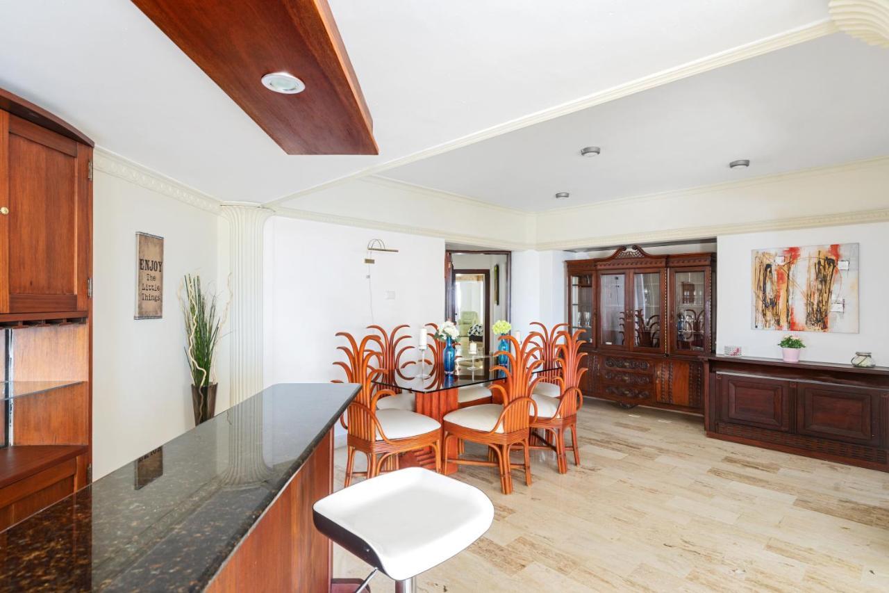 Large Beautifull With Sea And Park View *
