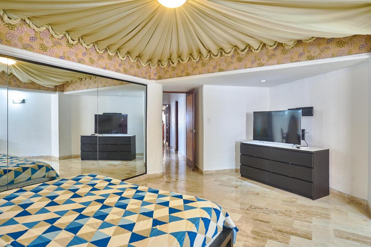 Large Beautifull With Sea And Park View Santo Domingo