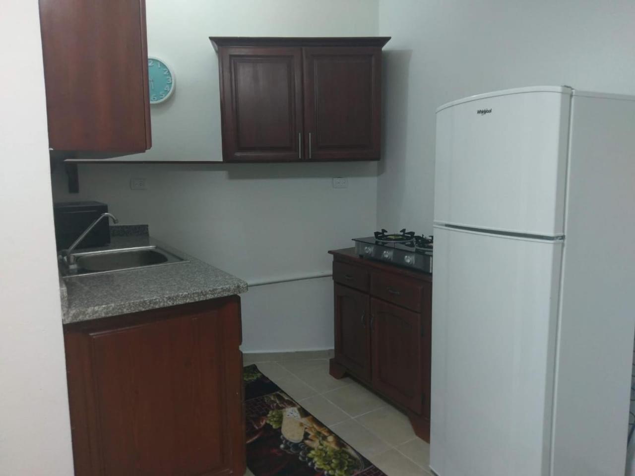 Amanda Del Mar A 1 Apartment *