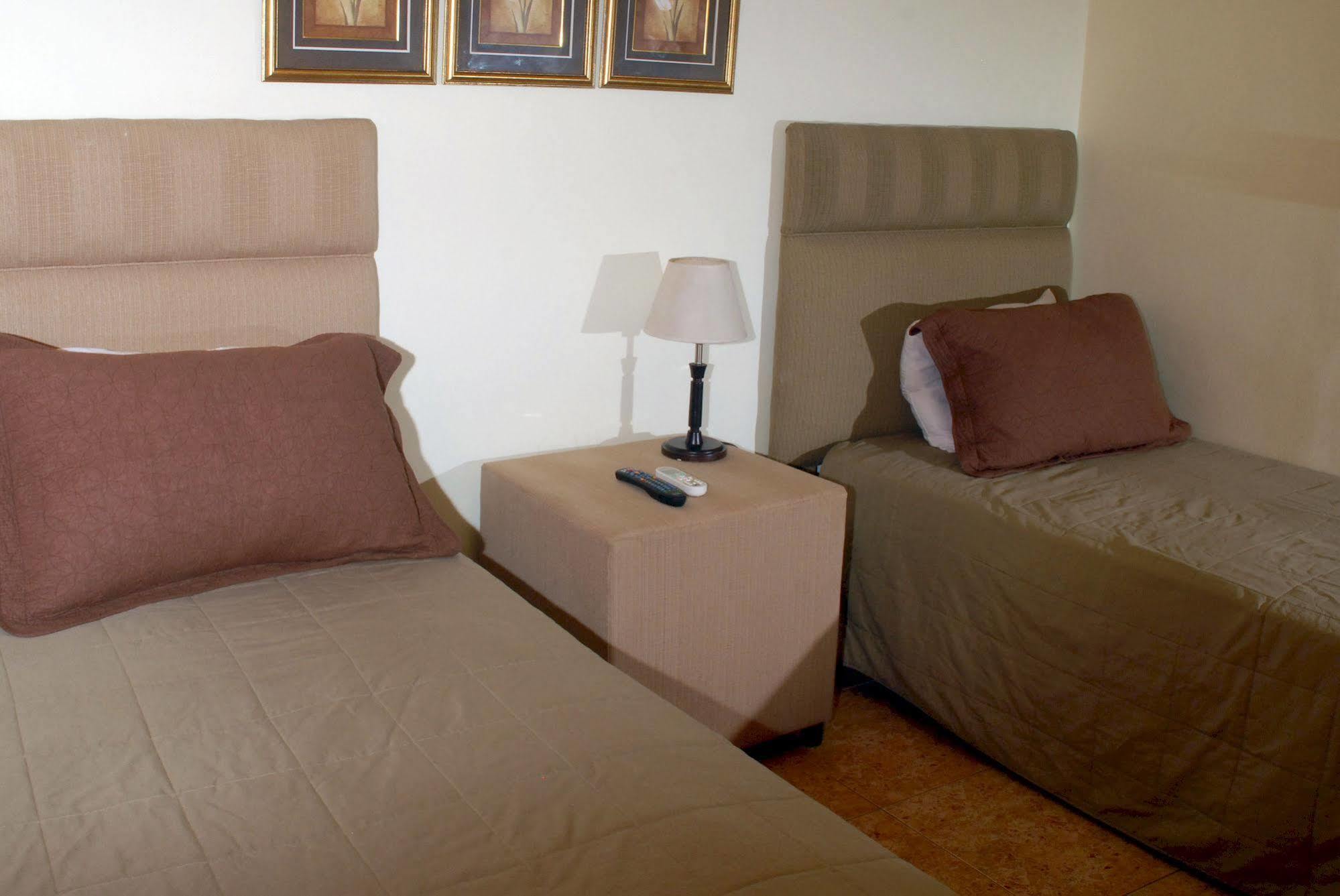 Colonial 3*
