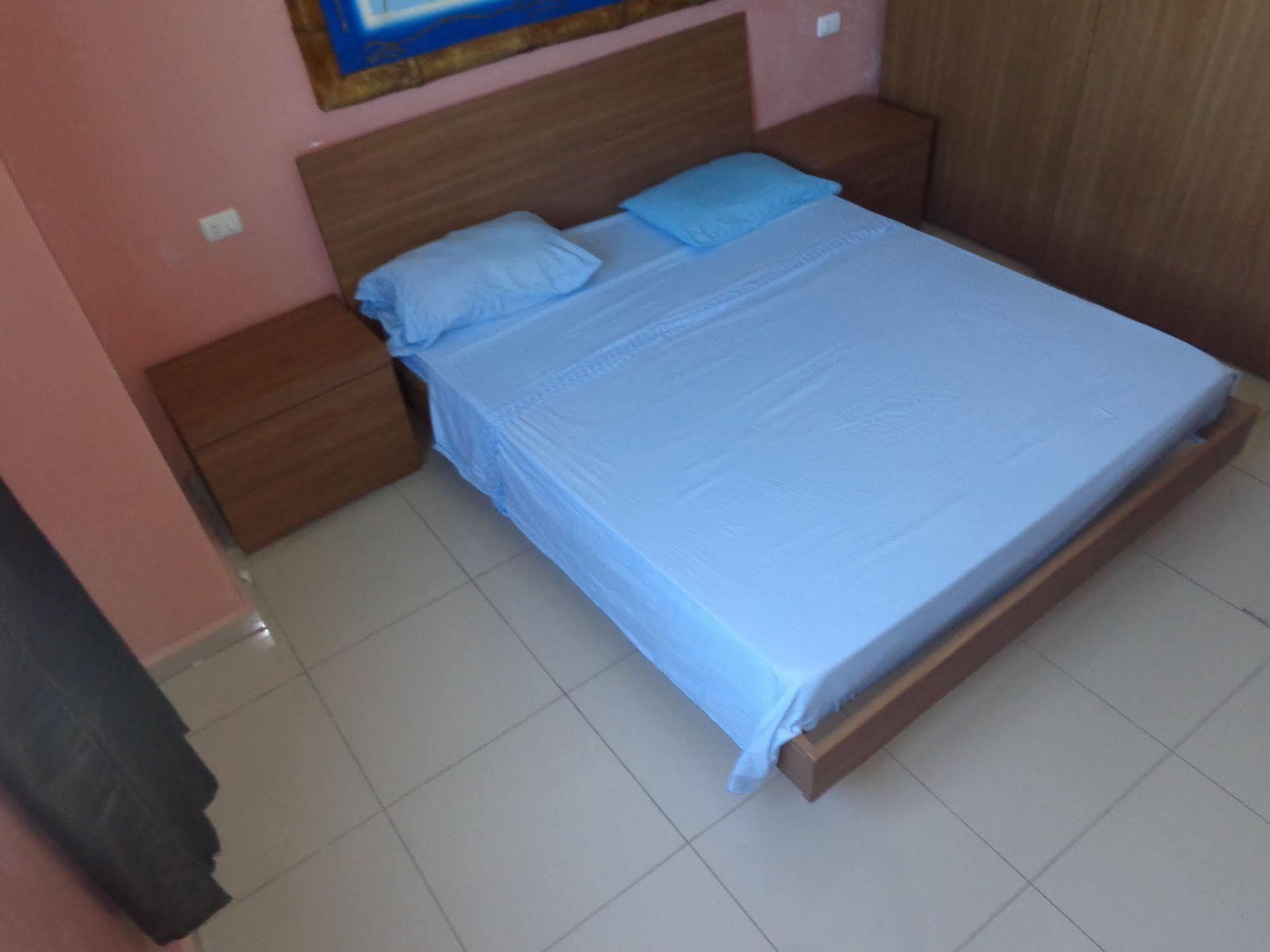 Rig Plaza Venecia Guest house