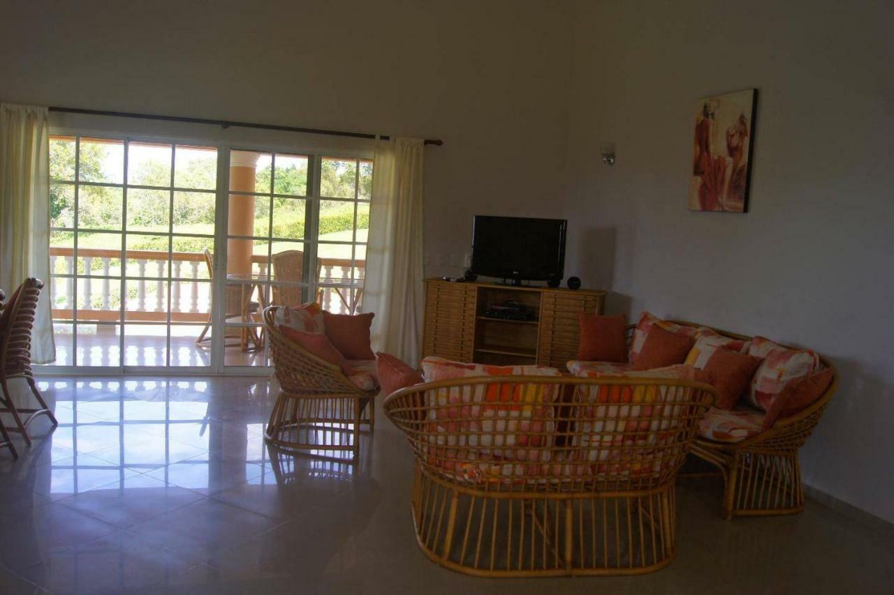 Beautiful 3 Bedroom Ocean View In Villa *
