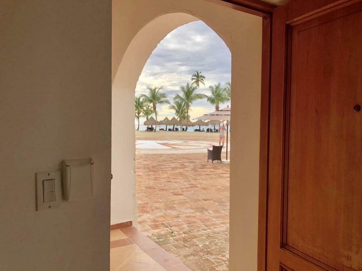 Beachfront @cadaquescaribe